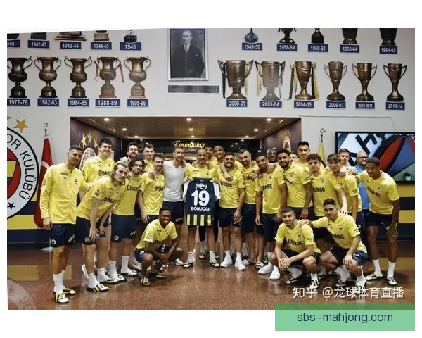 博努奇冬窗离开柏林联合转会风波揭示球队引援与阵容调整策略